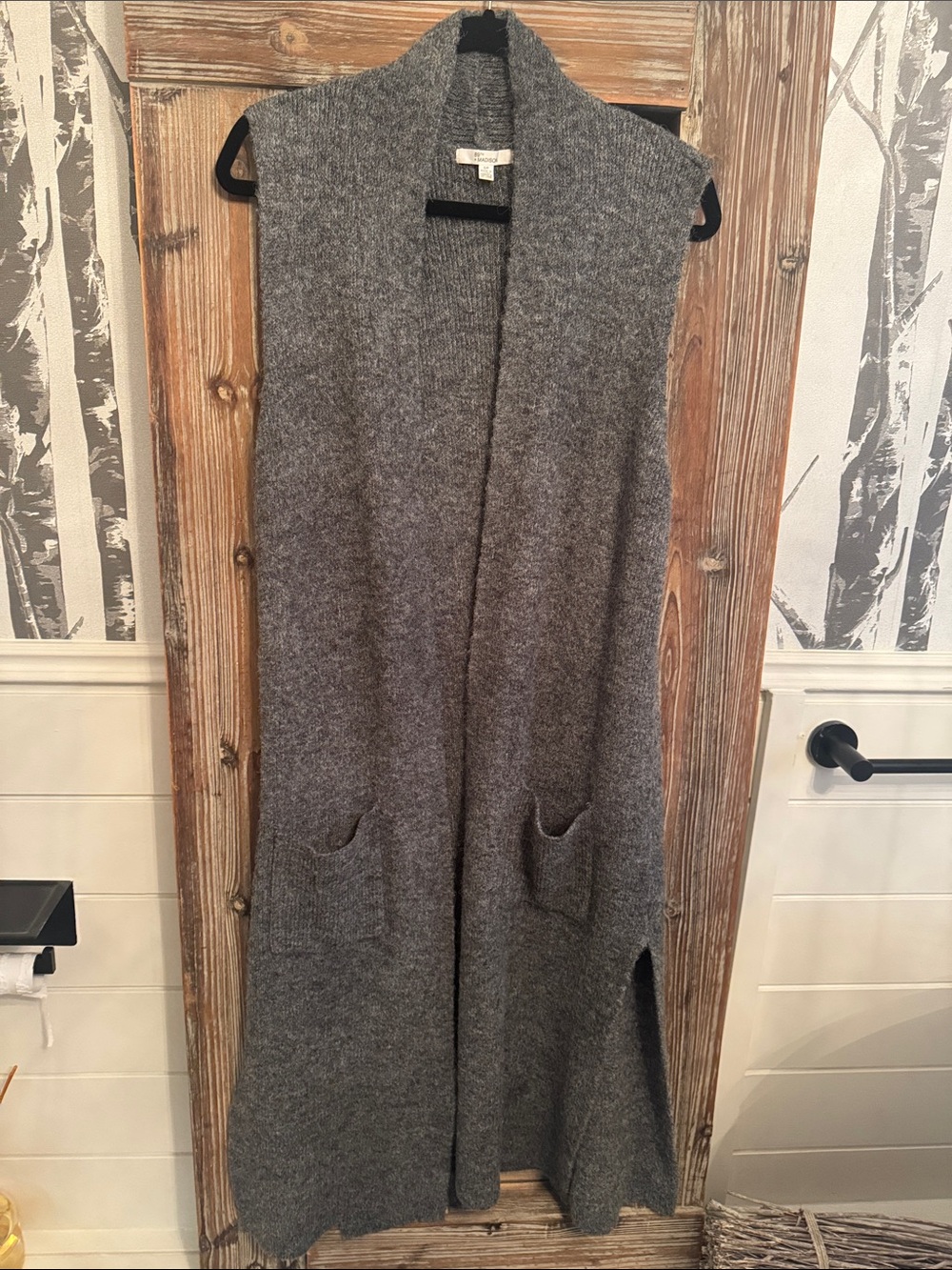 Madison Gray Sleeveless Open-Front Knit Cardigan